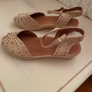 L’amour des pieds Brenn suede sandals in cognac